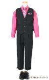 特別な日にぴったりのカラーの男の子用フォーマルスーツ。シンプルで美しいシルエットが魅力のAngel's Closetの子供フォーマル レンタル商品（【レンタル】ベストスーツ4点セット（CC1688）フクシア）｜画像6