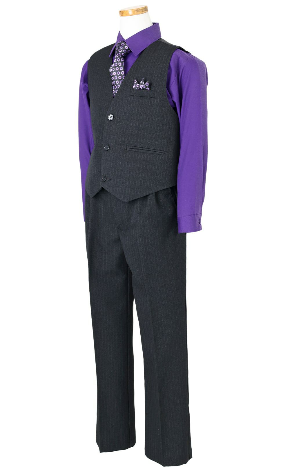 特別な日にぴったりのカラーの男の子用フォーマルスーツ。シンプルで美しいシルエットが魅力のAngel's Closetの子供フォーマル レンタル商品（【レンタル】ベストスーツ4点セット（CC1688）パープル）｜画像4