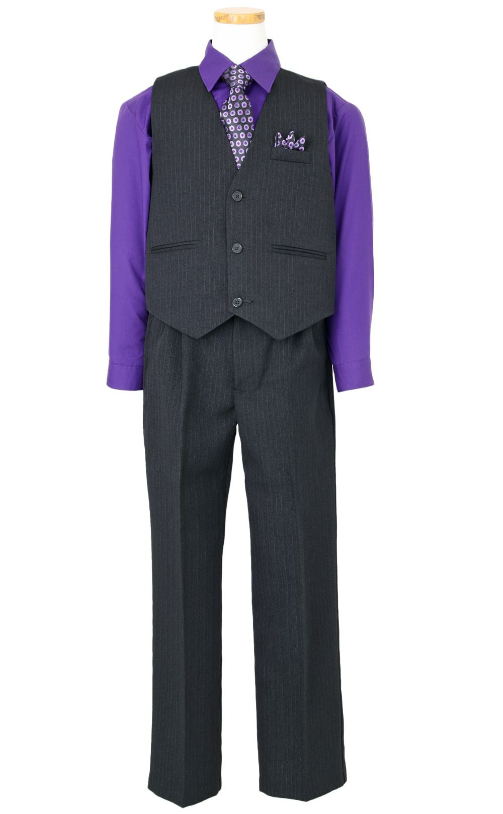 特別な日にぴったりのカラーの男の子用フォーマルスーツ。シンプルで美しいシルエットが魅力のAngel's Closetの子供フォーマル レンタル商品（【レンタル】ベストスーツ4点セット（CC1688）パープル）｜画像3
