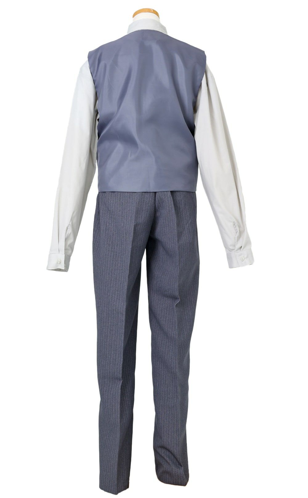 特別な日にぴったりのカラーの男の子用フォーマルスーツ。シンプルで美しいシルエットが魅力のAngel's Closetの子供フォーマル レンタル商品（【レンタル】ベストスーツ4点セット（CC1688）グレー＆シルバー）｜画像5